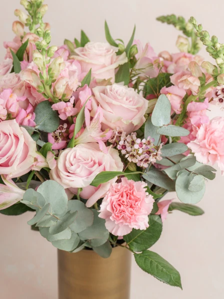 Alicia 32 Stems - Elegant & Fresh Flower Bouquet