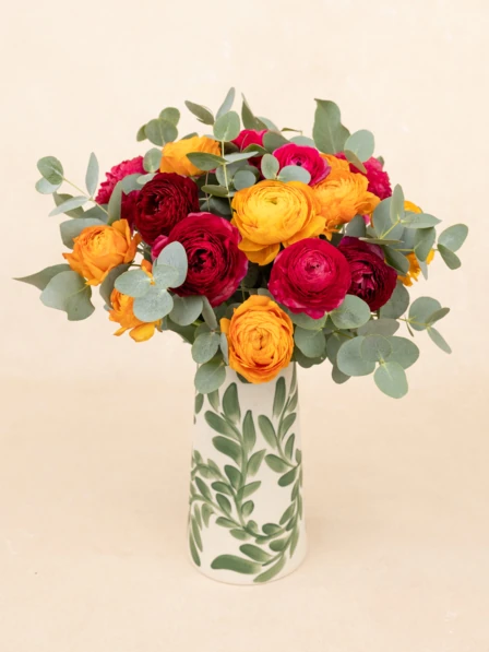 フラワー・リース poo Suzie Bouquet | Pink, Orange, & Blush Ranunculus