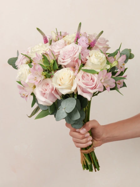 Felice - 20 Stems in White and Pink Roses