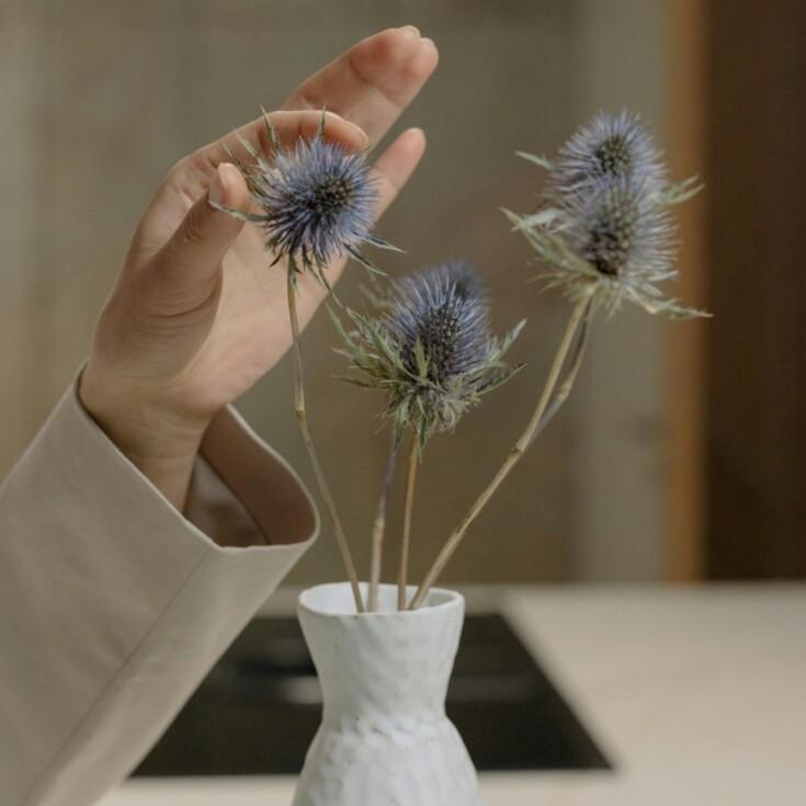 Thistle is flower that matches Aries's protective, no-nonsense personality.