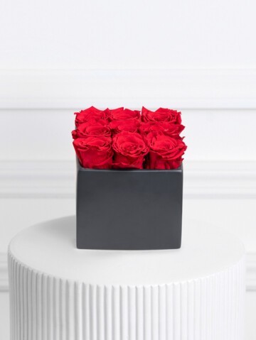 Petite Amelie - 9 Roses in a Delicate Bouquet