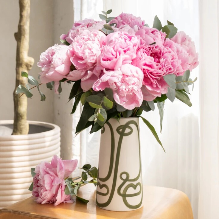 Roses, Peonies, Tulips and all other flowers available in Manhattan.